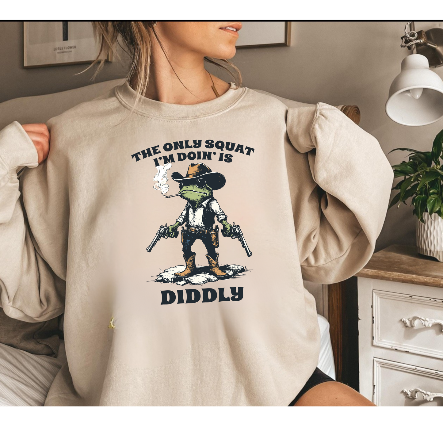 Funny Frog Sweatshirt – Cozy Crewneck with Cowboy Boots & Cheeky Quote “The Only Squat I’m Doin’ is Diddly” – Humorous Casual Fleece Pullover